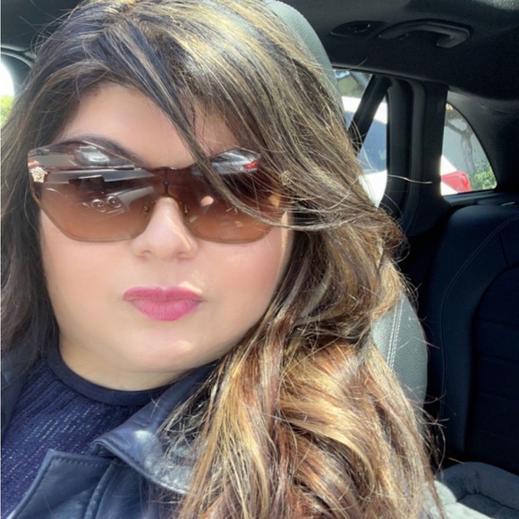 Meet your Posher, Jessica 🫶🏻🫶🏻💙💙 - Picture 7 of 7